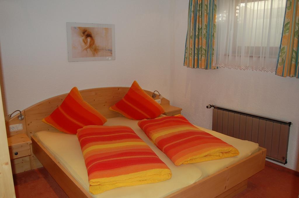 Ferienwohnung Haus Kinsperger Klosterle am Arlberg Zimmer foto
